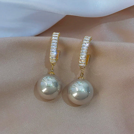 New Fashion Oversized White Pearl Drop