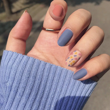 Fashionable Blue And Graffiti Pattern Wearable Fake Nails