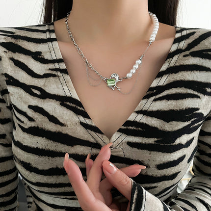 Heart-shaped Multi-part Pearl Necklace