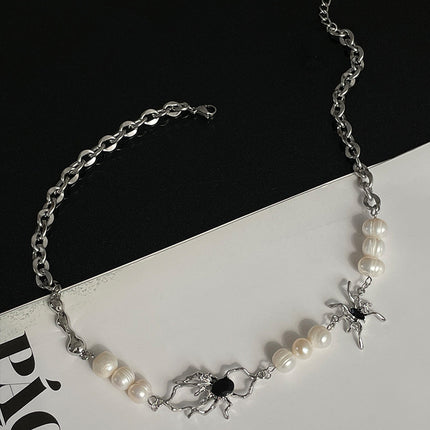 Sweet Cool Personality Spider Stitching Freshwater Pearl Necklace