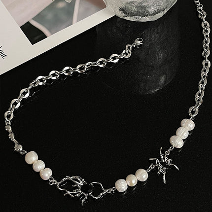 Sweet Cool Personality Spider Stitching Freshwater Pearl Necklace