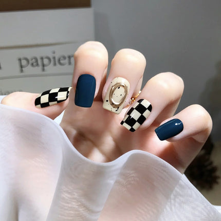 Fashionable Blue And Graffiti Pattern Wearable Fake Nails